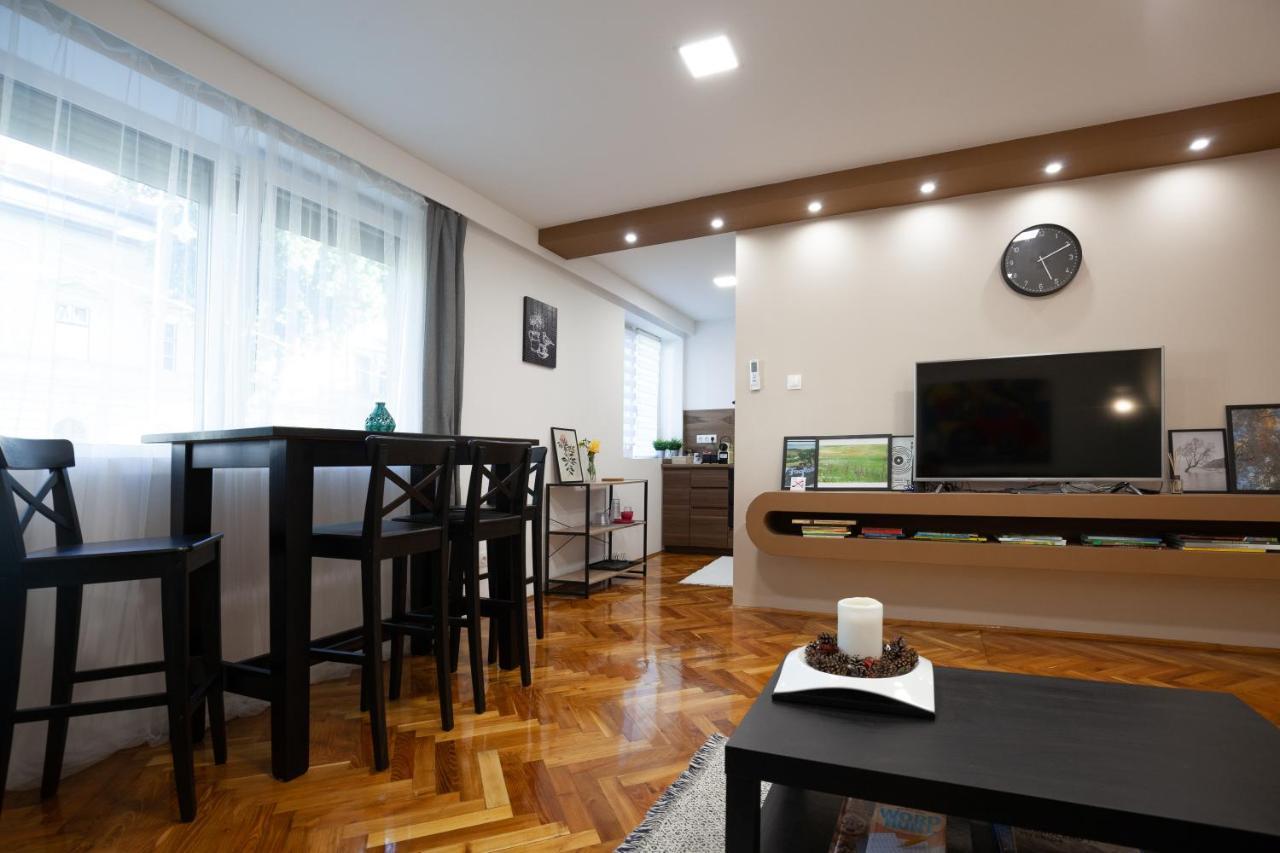 Stellar Downtown Szeged Apartment Exterior foto